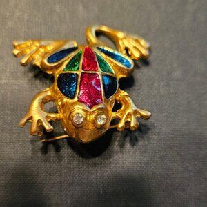 Frog pin